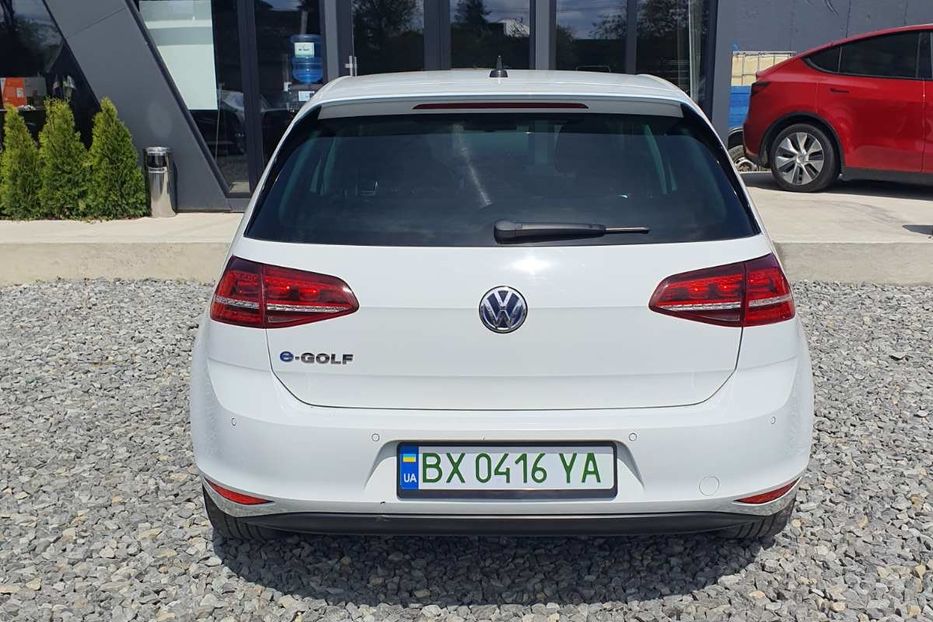 Продам Volkswagen e-Golf 2015 года в Черновцах