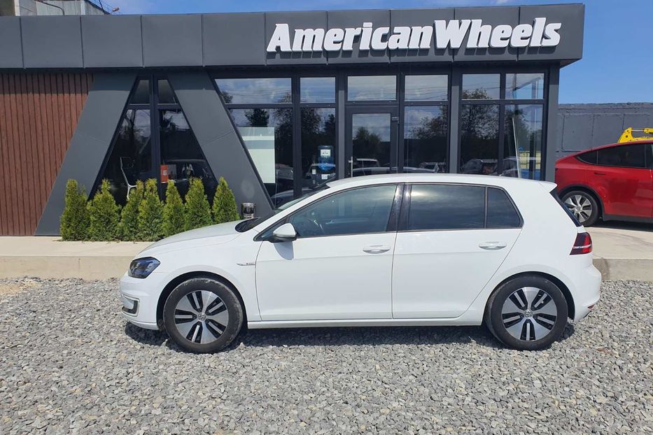 Продам Volkswagen e-Golf 2015 года в Черновцах