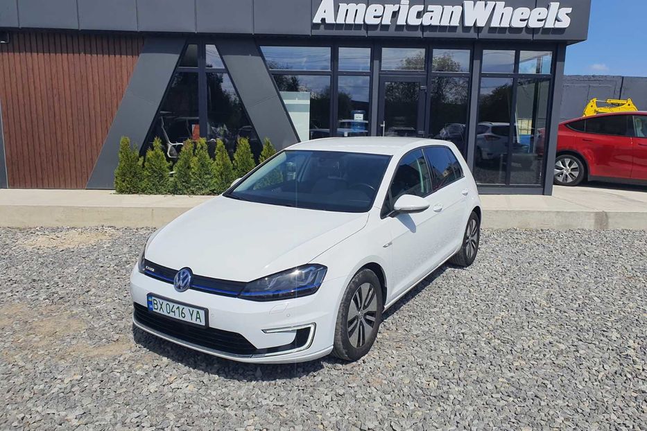 Продам Volkswagen e-Golf 2015 года в Черновцах