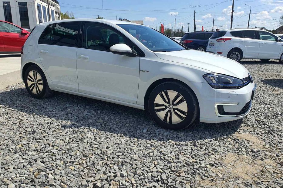 Продам Volkswagen e-Golf 2015 года в Черновцах