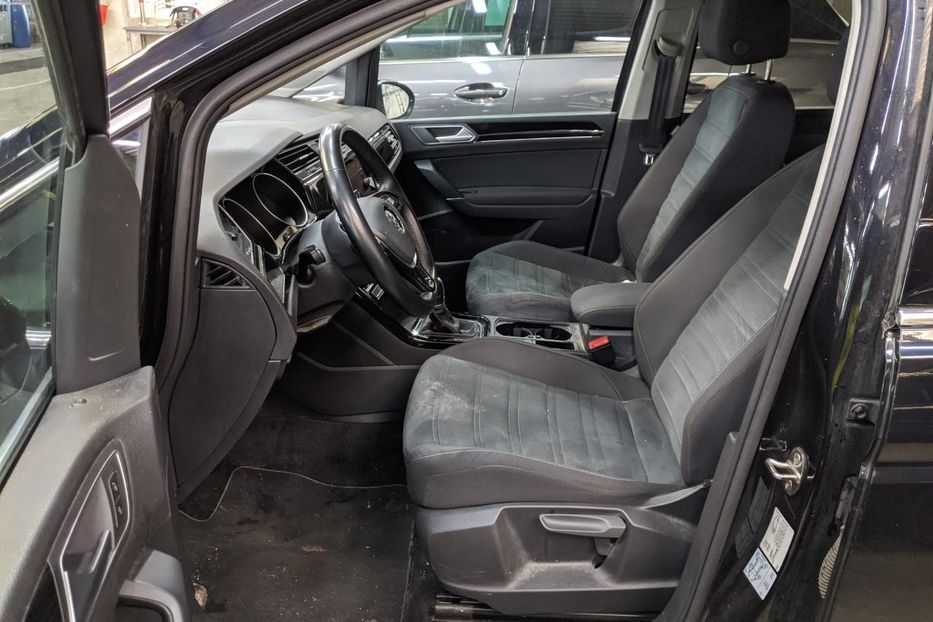 Продам Volkswagen Touran AUTOMAT NAVI KLIMA  2018 года в Львове