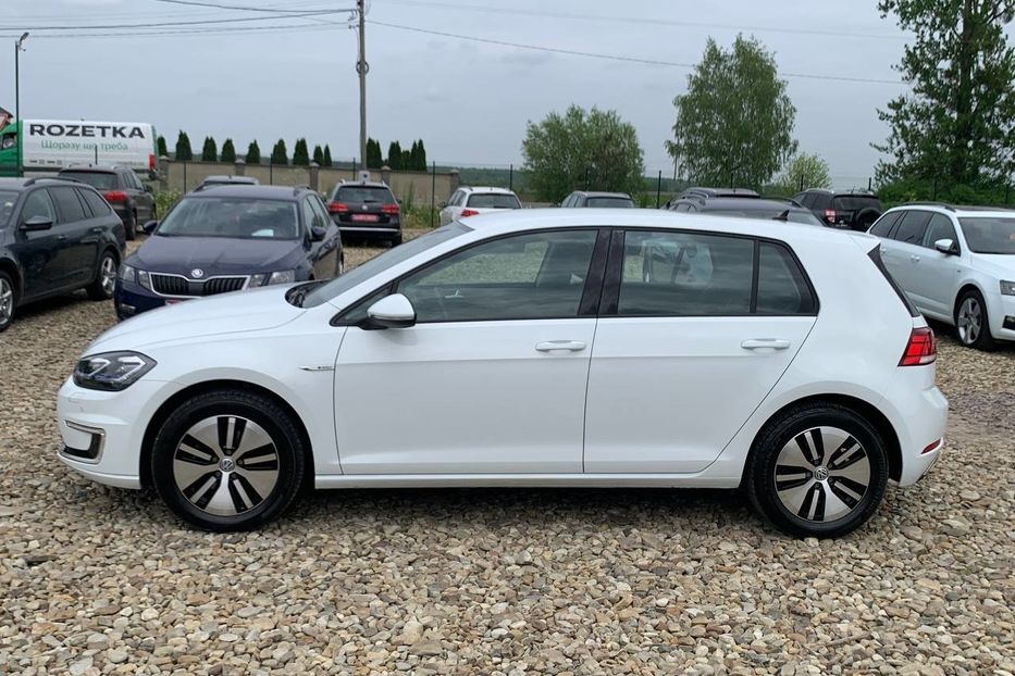 Продам Volkswagen e-Golf 35.8 kWh 100 кВт 136 к.с. 2017 года в Львове