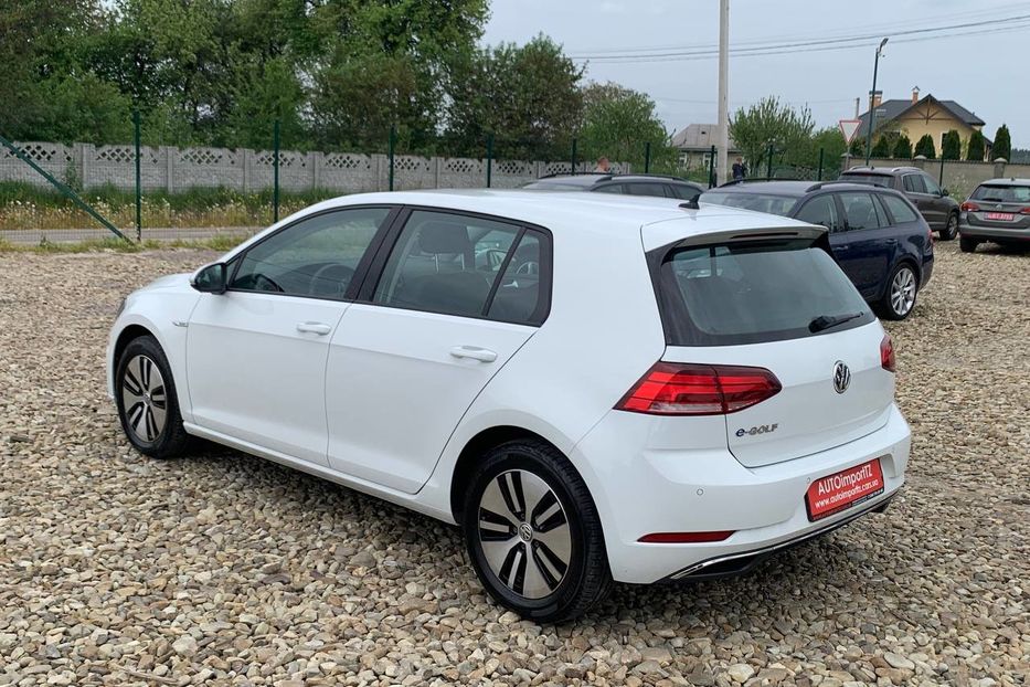 Продам Volkswagen e-Golf 35.8 kWh 100 кВт 136 к.с. 2017 года в Львове