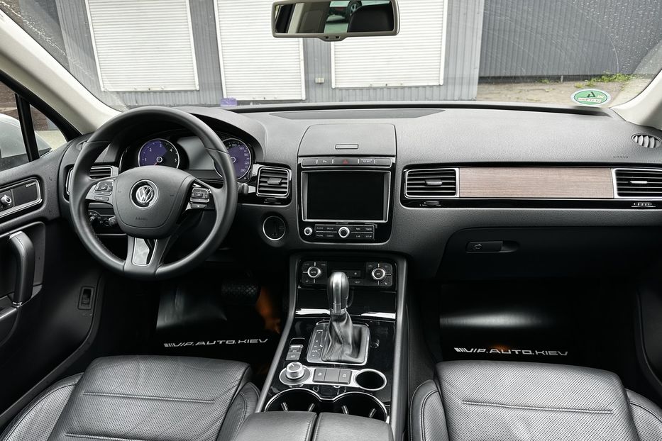 Продам Volkswagen Touareg Premium 2015 года в Киеве