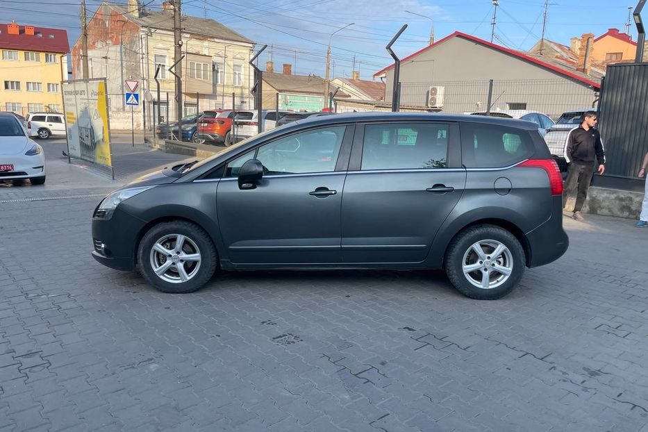 Продам Peugeot 5008 TDI 2010 года в Черновцах