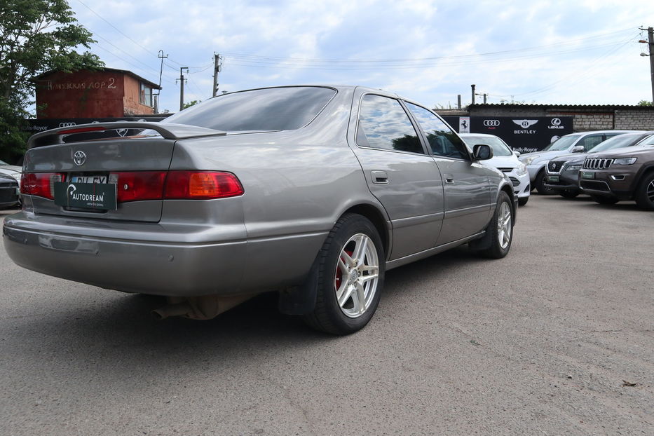 Продам Toyota Camry 1999 года в Одессе