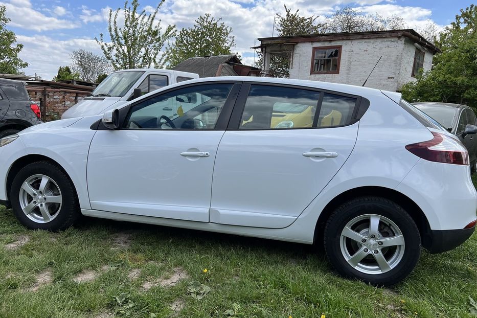 Продам Renault Megane 1.5 DCI CRUIZ CONTROL LED  2015 года в Львове