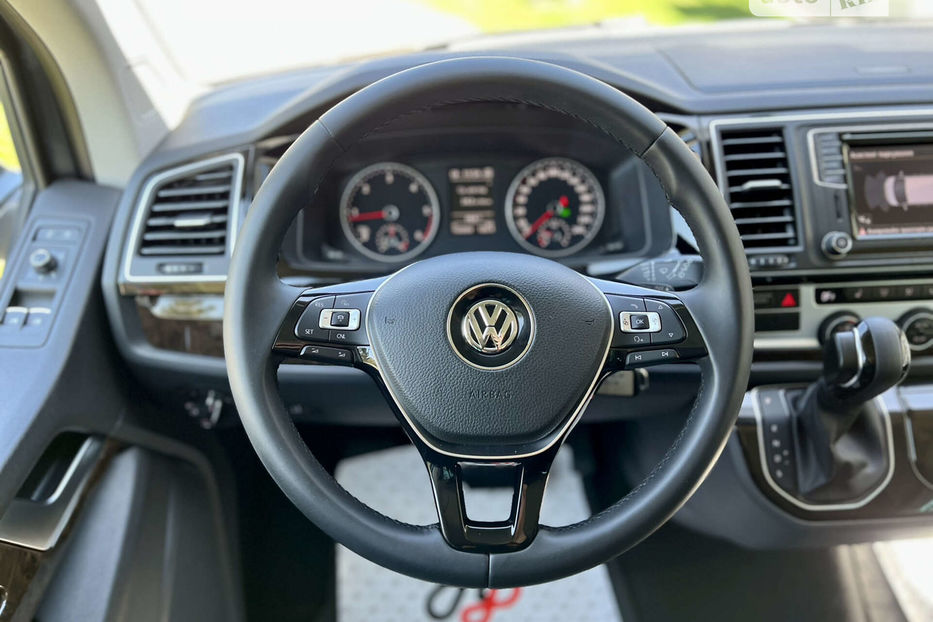 Продам Volkswagen Caravella Дизель, 2 л.Автомат 2017 года в Одессе