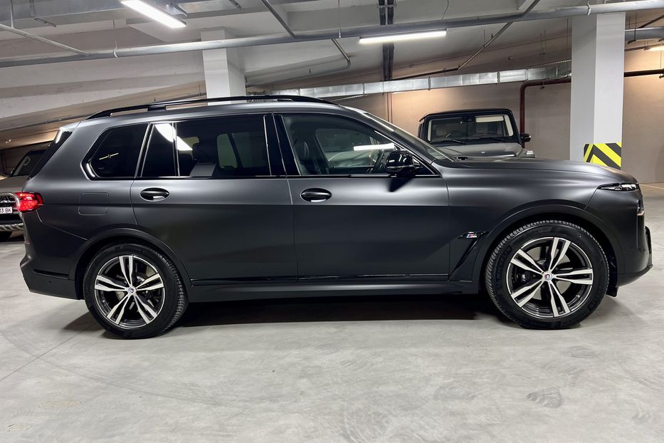 Продам BMW X7 М60i LCI 2022 года в Киеве