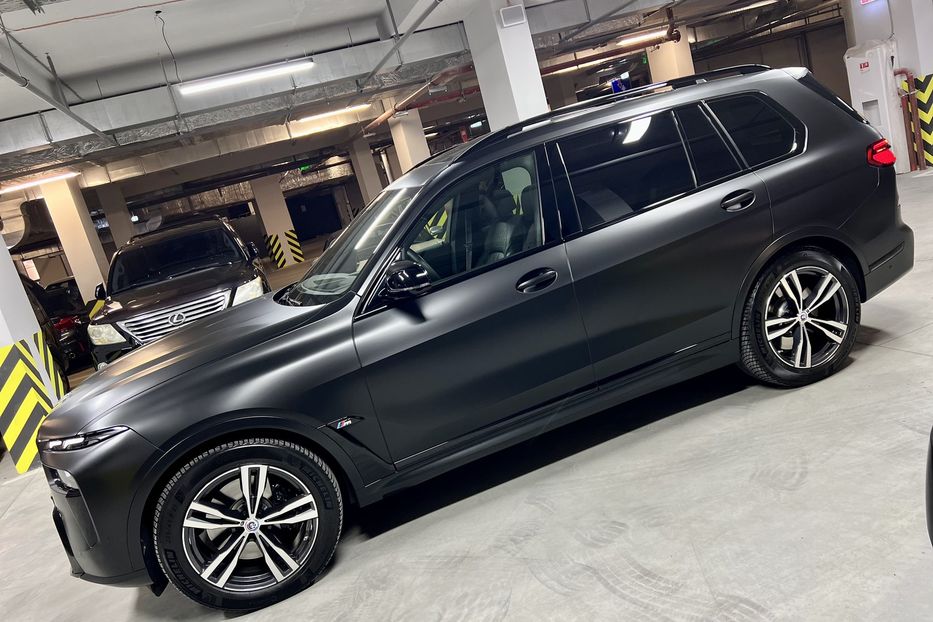 Продам BMW X7 М60i LCI 2022 года в Киеве