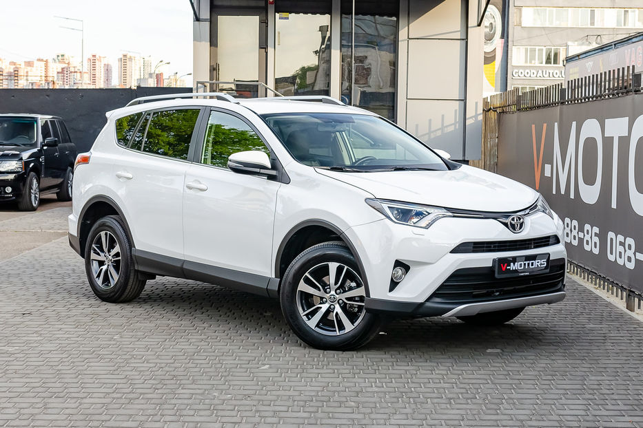 Продам Toyota Rav 4 2.2 TDI 2015 года в Киеве