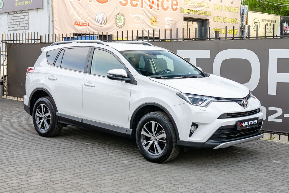 Продам Toyota Rav 4 2.2 TDI 2015 года в Киеве