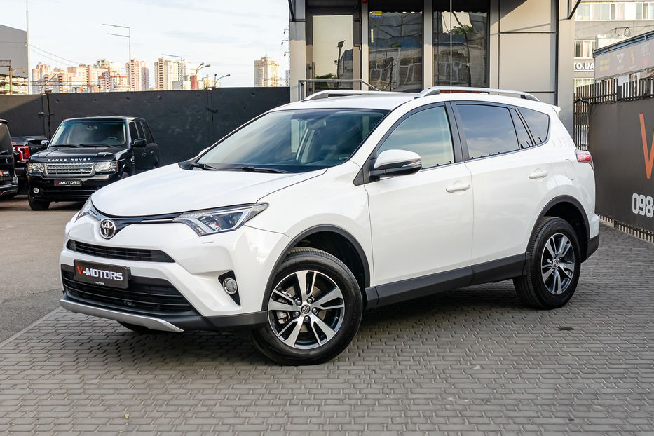 Продам Toyota Rav 4 2.2 TDI 2015 года в Киеве