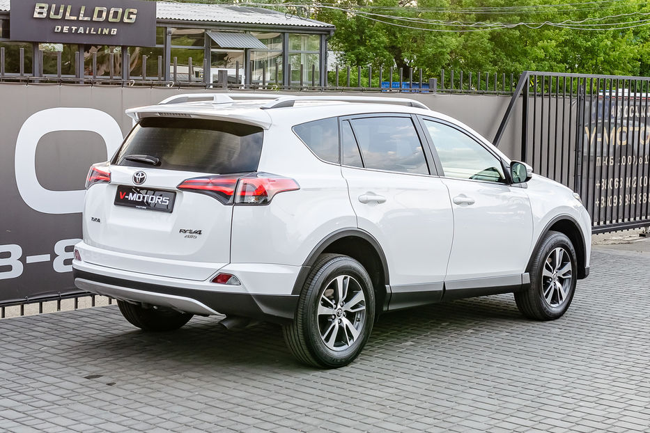 Продам Toyota Rav 4 2.2 TDI 2015 года в Киеве