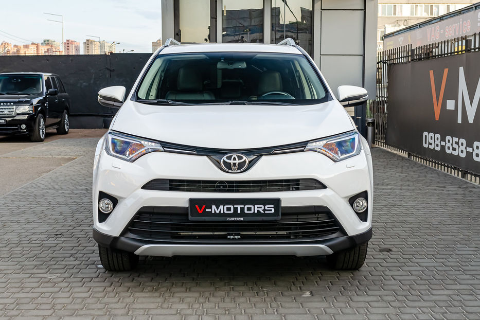 Продам Toyota Rav 4 2.2 TDI 2015 года в Киеве