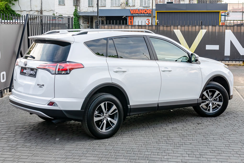 Продам Toyota Rav 4 2.2 TDI 2015 года в Киеве