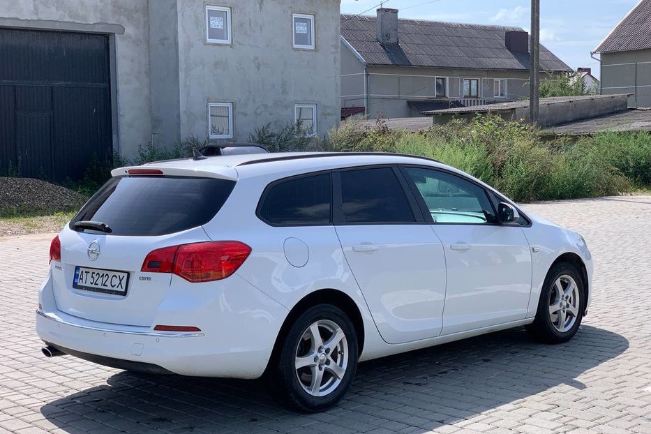 Продам Opel Astra J Sport Tourer 2.0 CDTI 2014 года в г. Коломыя, Ивано-Франковская область