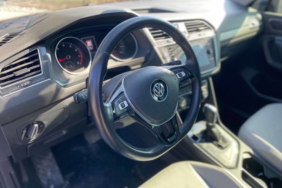 Продам Volkswagen Tiguan SEL 2018 года в Львове