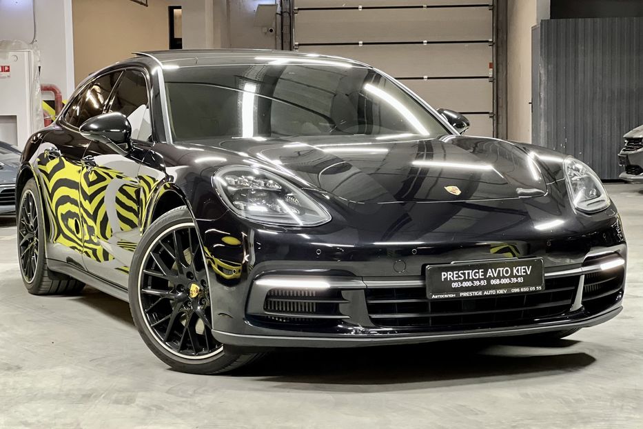 Продам Porsche Panamera 2017 года в Киеве