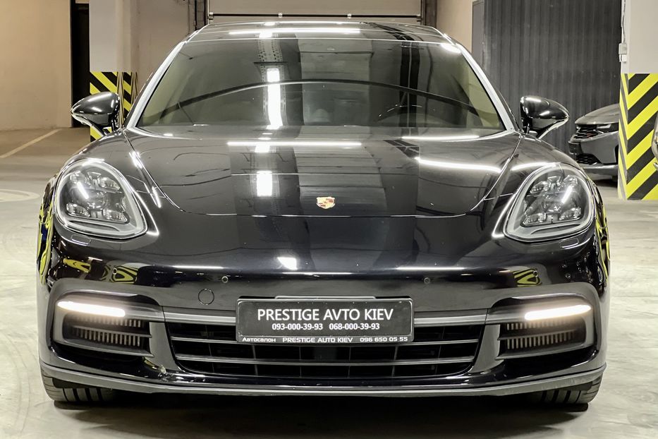 Продам Porsche Panamera 2017 года в Киеве