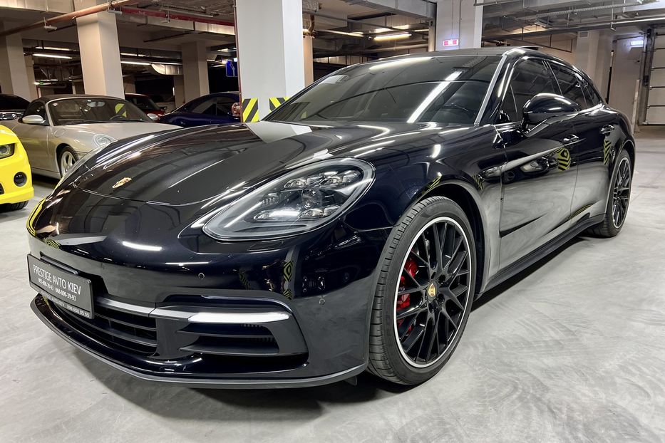 Продам Porsche Panamera 2017 года в Киеве