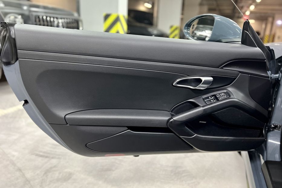 Продам Porsche Cayman 2018 года в Киеве