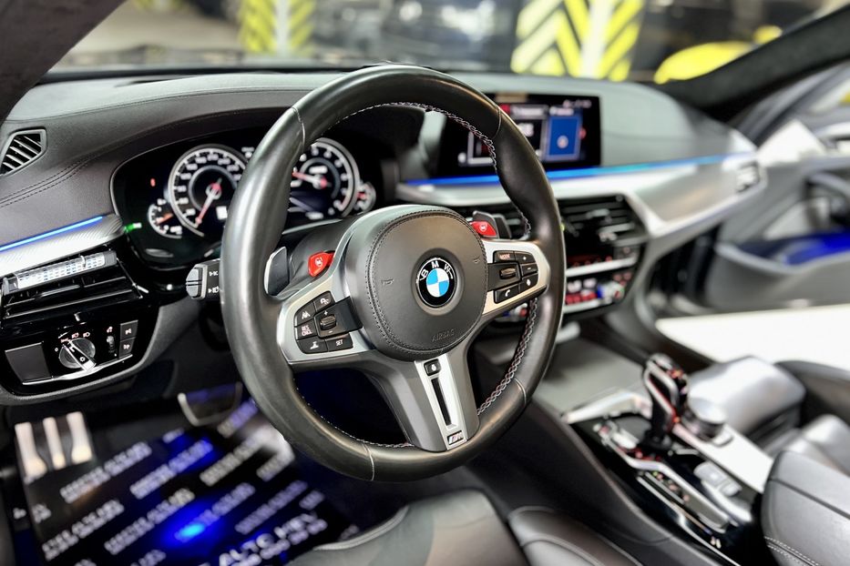 Продам BMW M5 2019 года в Киеве
