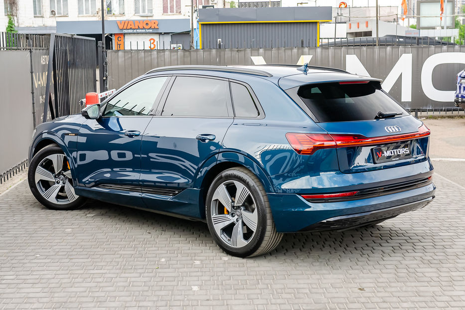 Продам Audi E-Tron 55 QUATTRO  2019 года в Киеве