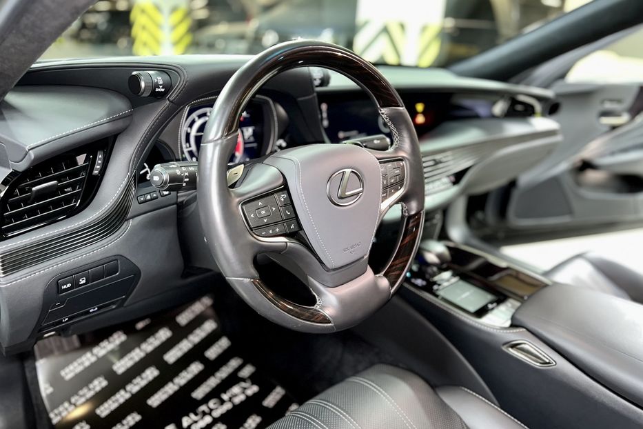 Продам Lexus LS 600 2019 года в Киеве