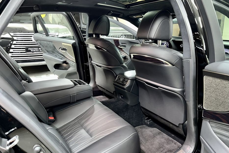 Продам Lexus LS 600 2019 года в Киеве