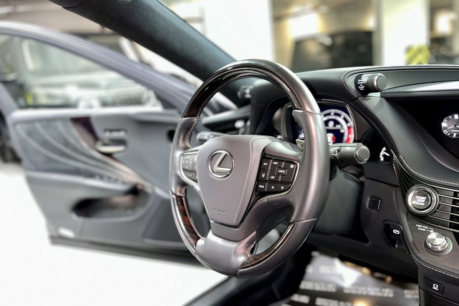 Продам Lexus LS 600 2019 года в Киеве