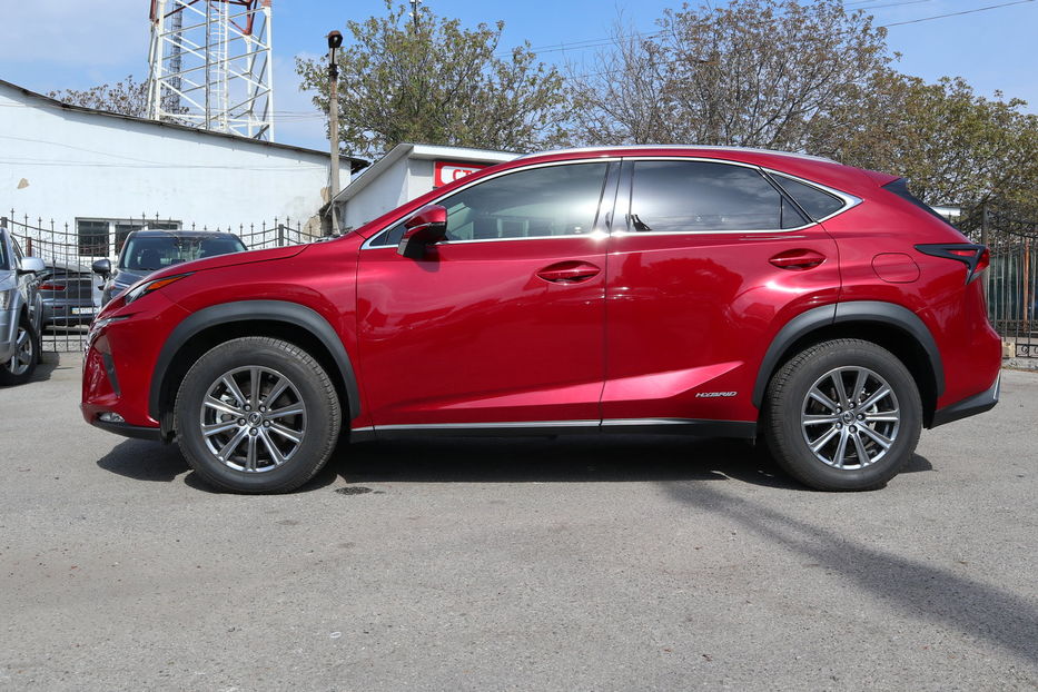 Продам Lexus NX 300 Hybrid 2018 года в Одессе