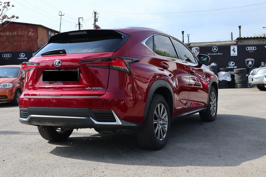 Продам Lexus NX 300 Hybrid 2018 года в Одессе