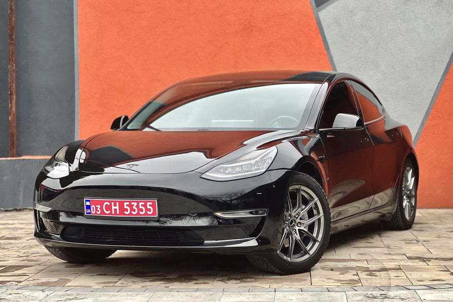 Продам Tesla Model 3 Long Range 2017 года в Луцке