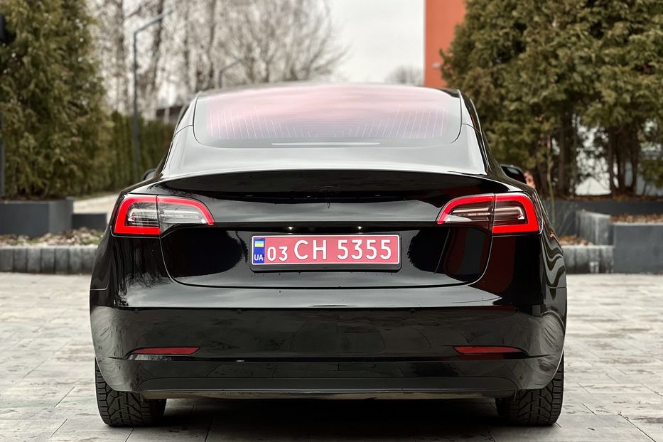 Продам Tesla Model 3 Long Range 2017 года в Луцке