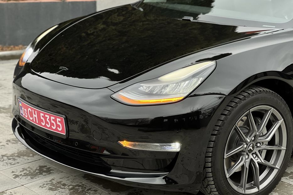 Продам Tesla Model 3 Long Range 2017 года в Луцке