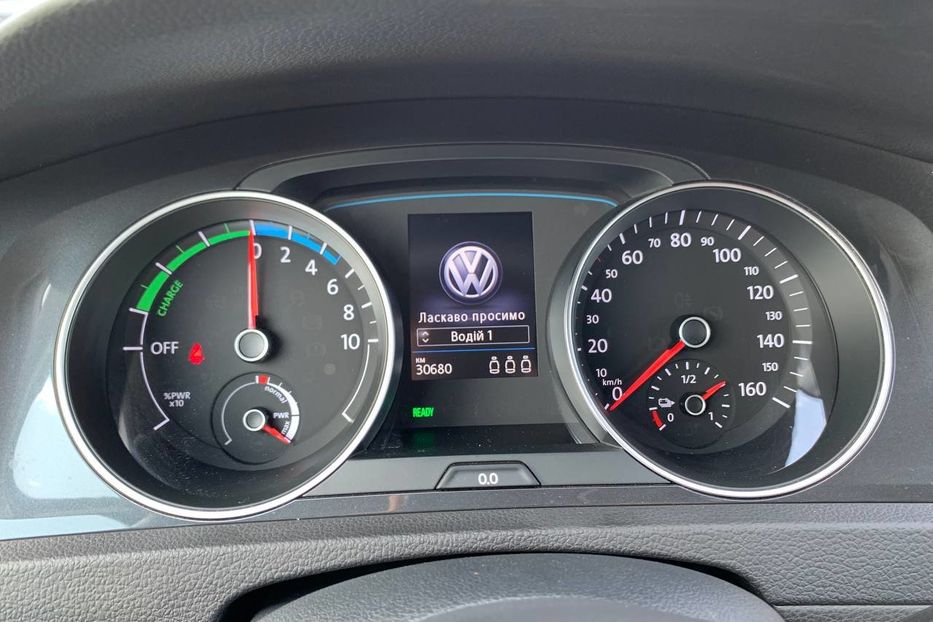 Продам Volkswagen e-Golf 35.8 kWh (136 к.с.) 2020 года в Львове