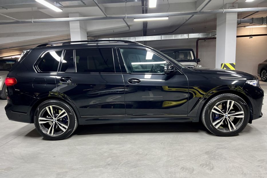 Продам BMW X7 M50D  2020 года в Киеве