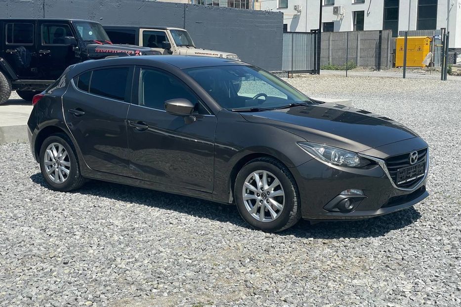 Продам Mazda 3  2.2 Skyactiv-D  2014 года в Черновцах