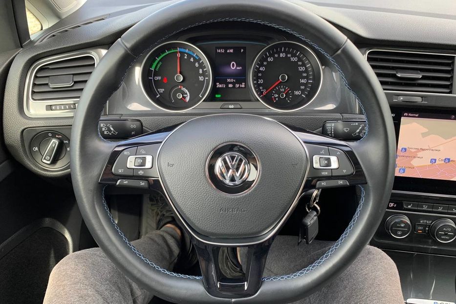 Продам Volkswagen e-Golf 35.8 kWh (136 к.с.) 2019 года в Львове