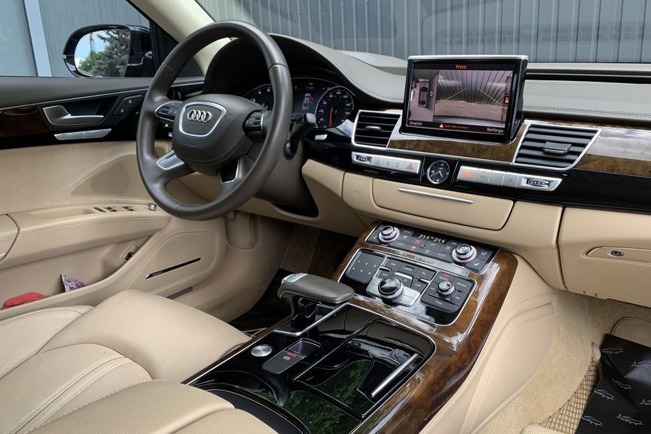 Продам Audi A8 Long Quattro 2015 года в Киеве