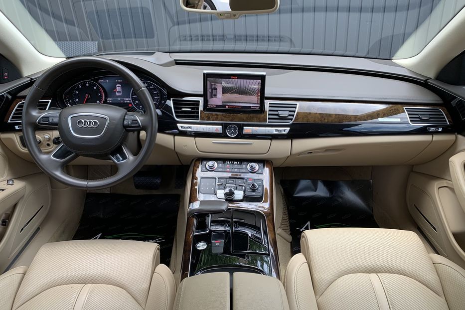 Продам Audi A8 Long Quattro 2015 года в Киеве