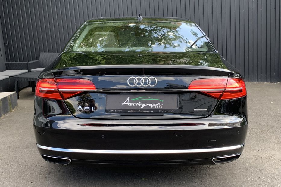 Продам Audi A8 Long Quattro 2015 года в Киеве