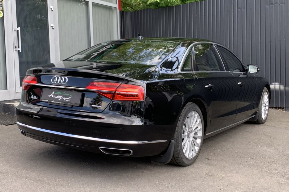 Продам Audi A8 Long Quattro 2015 года в Киеве