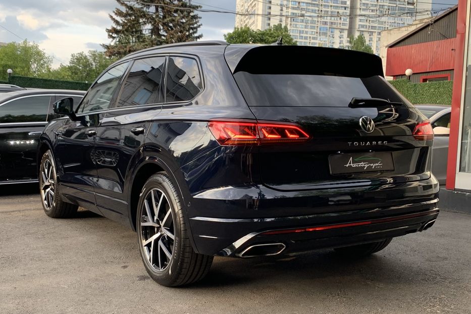 Продам Volkswagen Touareg R-Line 4-motion 2021 года в Киеве