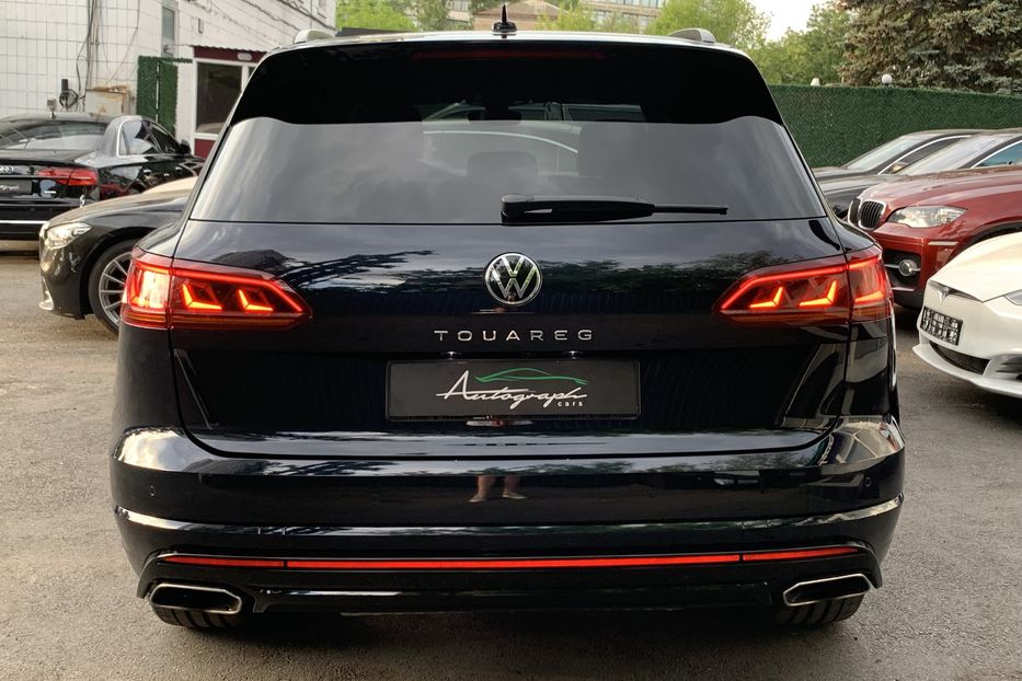 Продам Volkswagen Touareg R-Line 4-motion 2021 года в Киеве