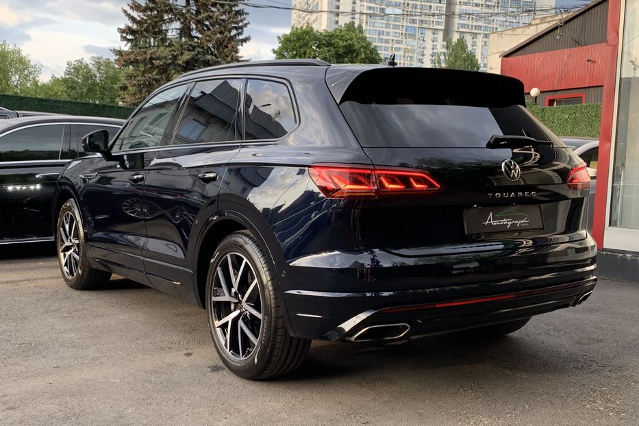 Продам Volkswagen Touareg R-Line 4-motion 2021 года в Киеве