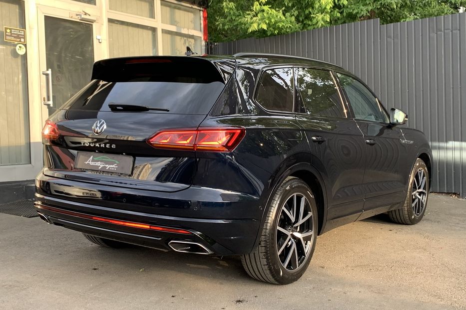 Продам Volkswagen Touareg R-Line 4-motion 2021 года в Киеве