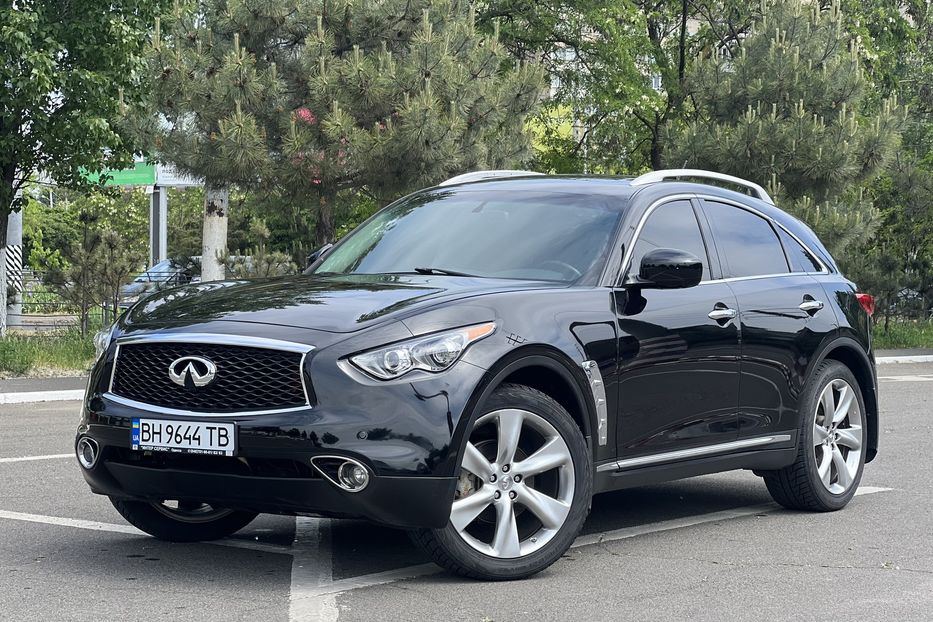 Продам Infiniti QX70 35 2013 года в Одессе