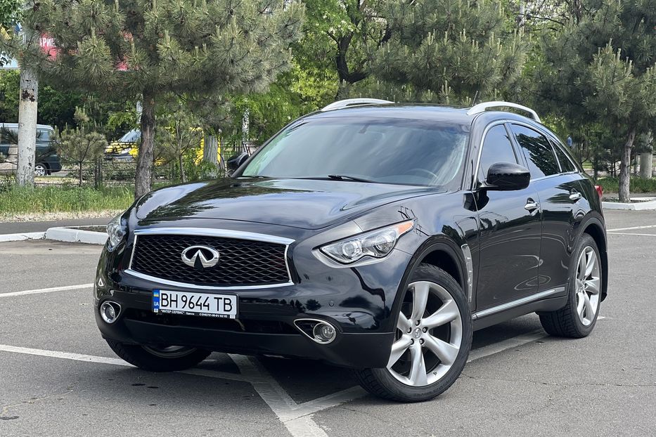 Продам Infiniti QX70 35 2013 года в Одессе